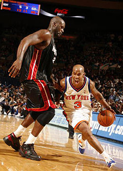 产出不足 产出不足