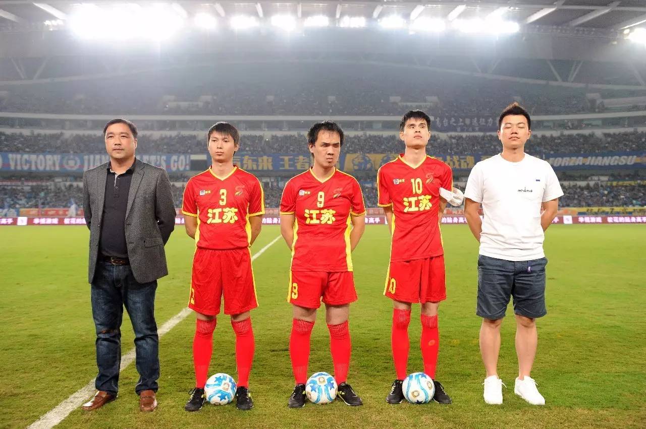 价格接近或
